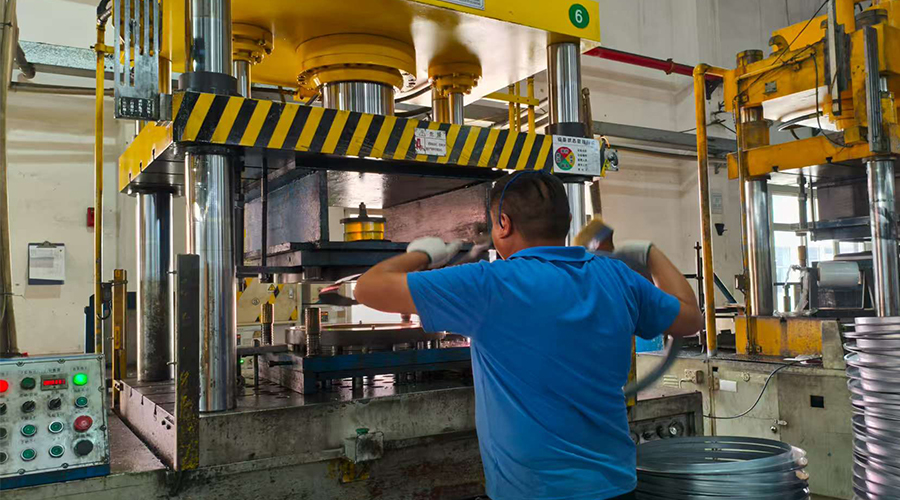 金環電器的滾筒干衣機如何適應游艇、輪船等特殊海洋環境，確保高安全性和穩定性？